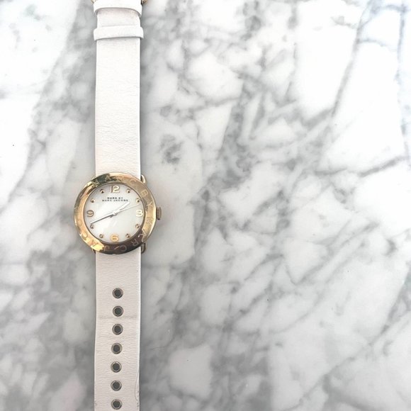 Marc Jacobs Gold and White Leather Watch - Picture 3 of 3